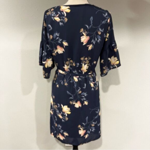 Short sleeve floral dress with belt - Picture 4 of 11
